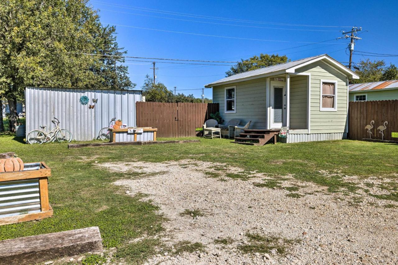Flirty Flamingo Studio 1 Mi To Canyon Lake Exterior photo