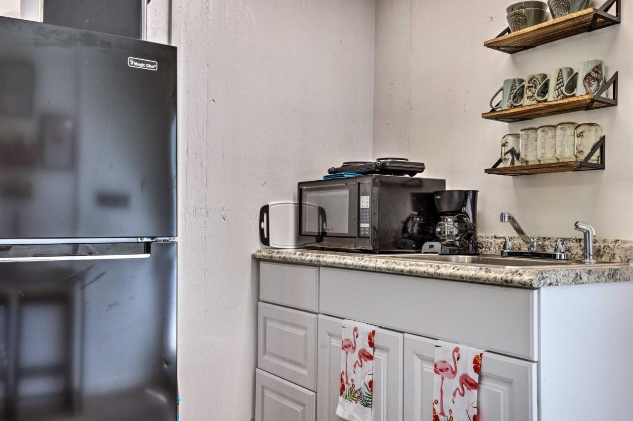 Flirty Flamingo Studio 1 Mi To Canyon Lake Exterior photo